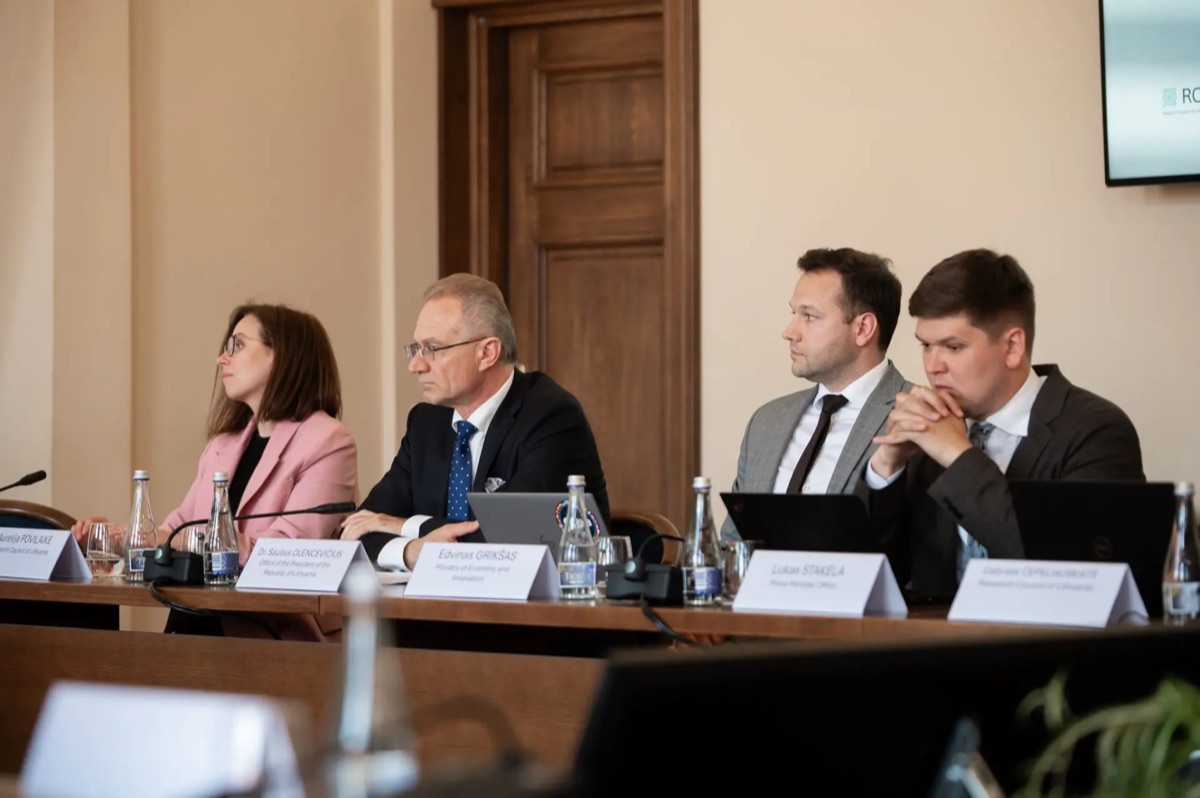 Aukšto lygio apskritojo stalo diskusija